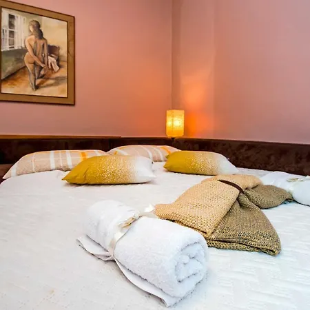 Stela - One Bedroom *