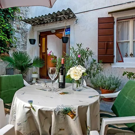 Stela - One Bedroom *