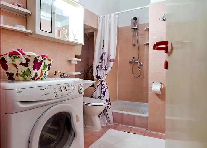 Stela - One Bedroom Ρόβινι