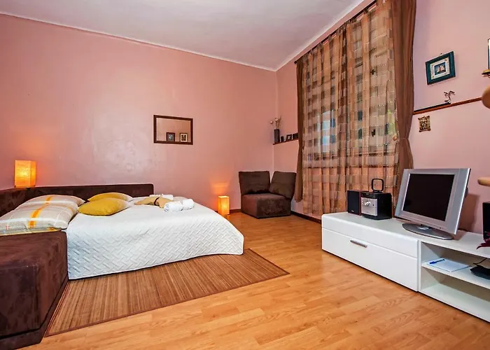 Stela - One Bedroom *