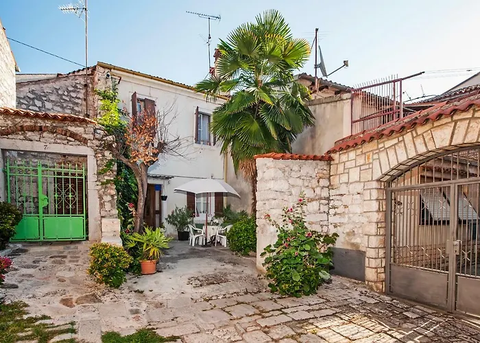 Stela - One Bedroom * Ρόβινι