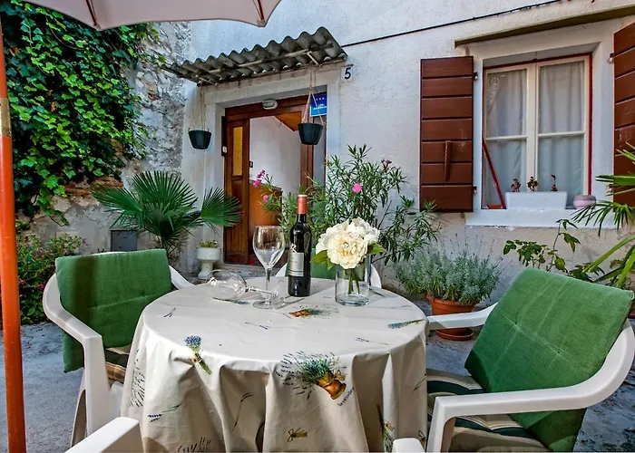 Stela - One Bedroom *