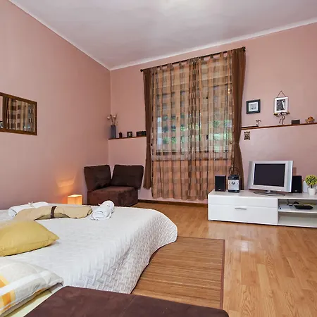 Stela - One Bedroom *