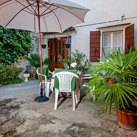 Stela - One Bedroom 公寓