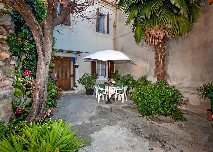 Stela - One Bedroom Apartment *