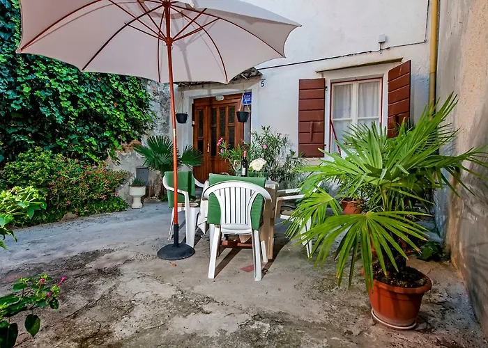 Stela - One Bedroom Apartment